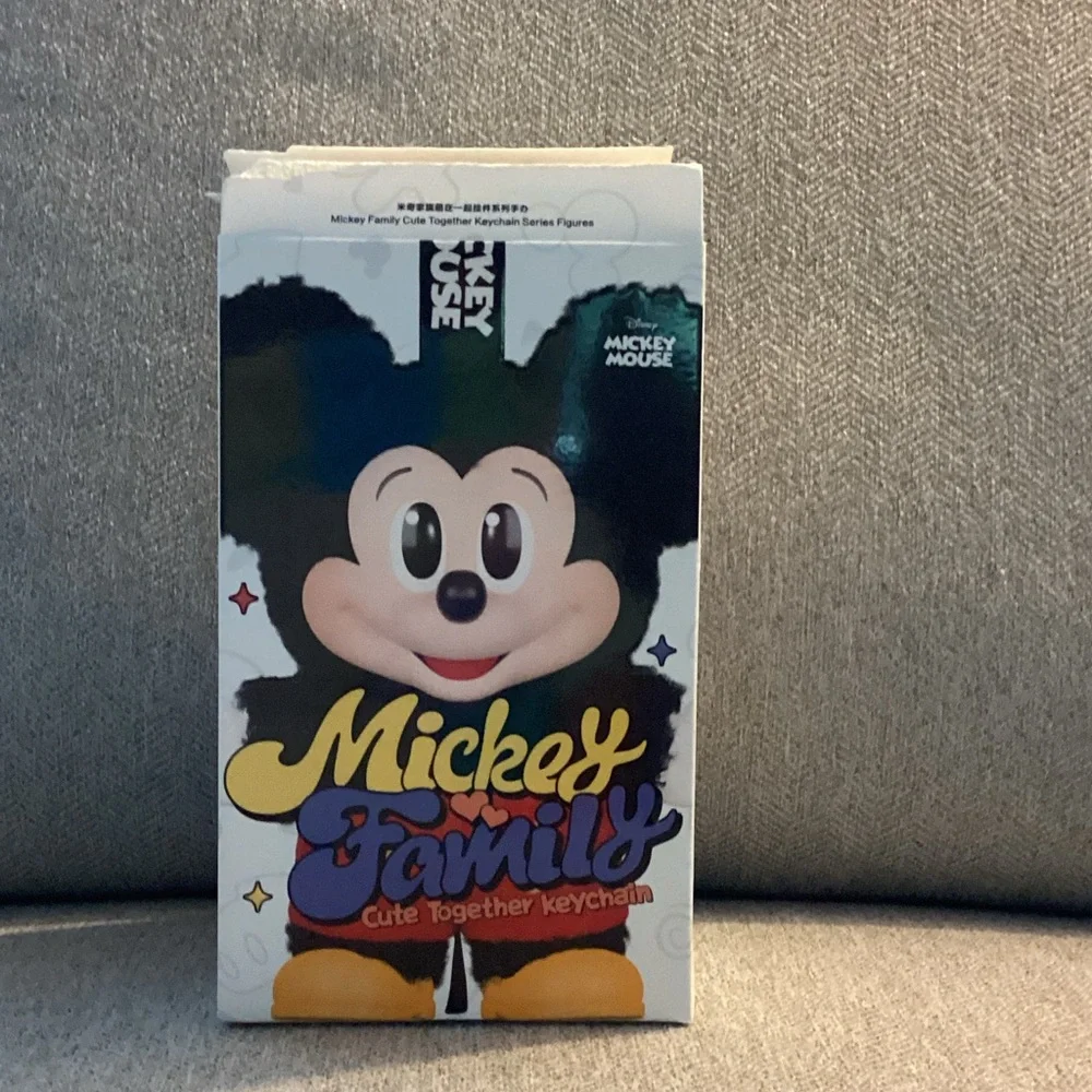 Mickey Mouse Keychain - Picture 1 of 4